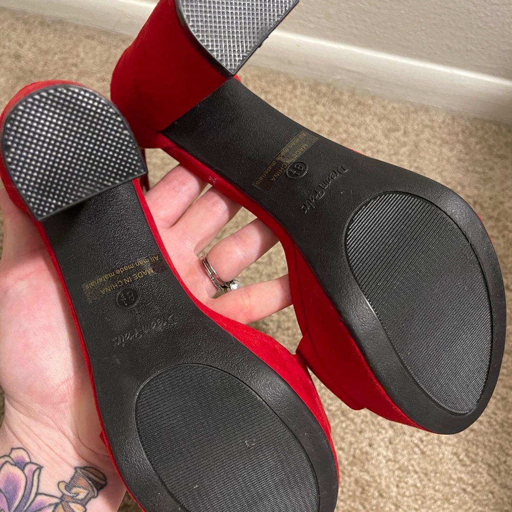 Chic Red Dream Pairs High Heels 👠 - Picture 8 of 9